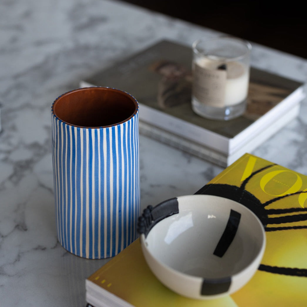Gerade Vase gestreift blau