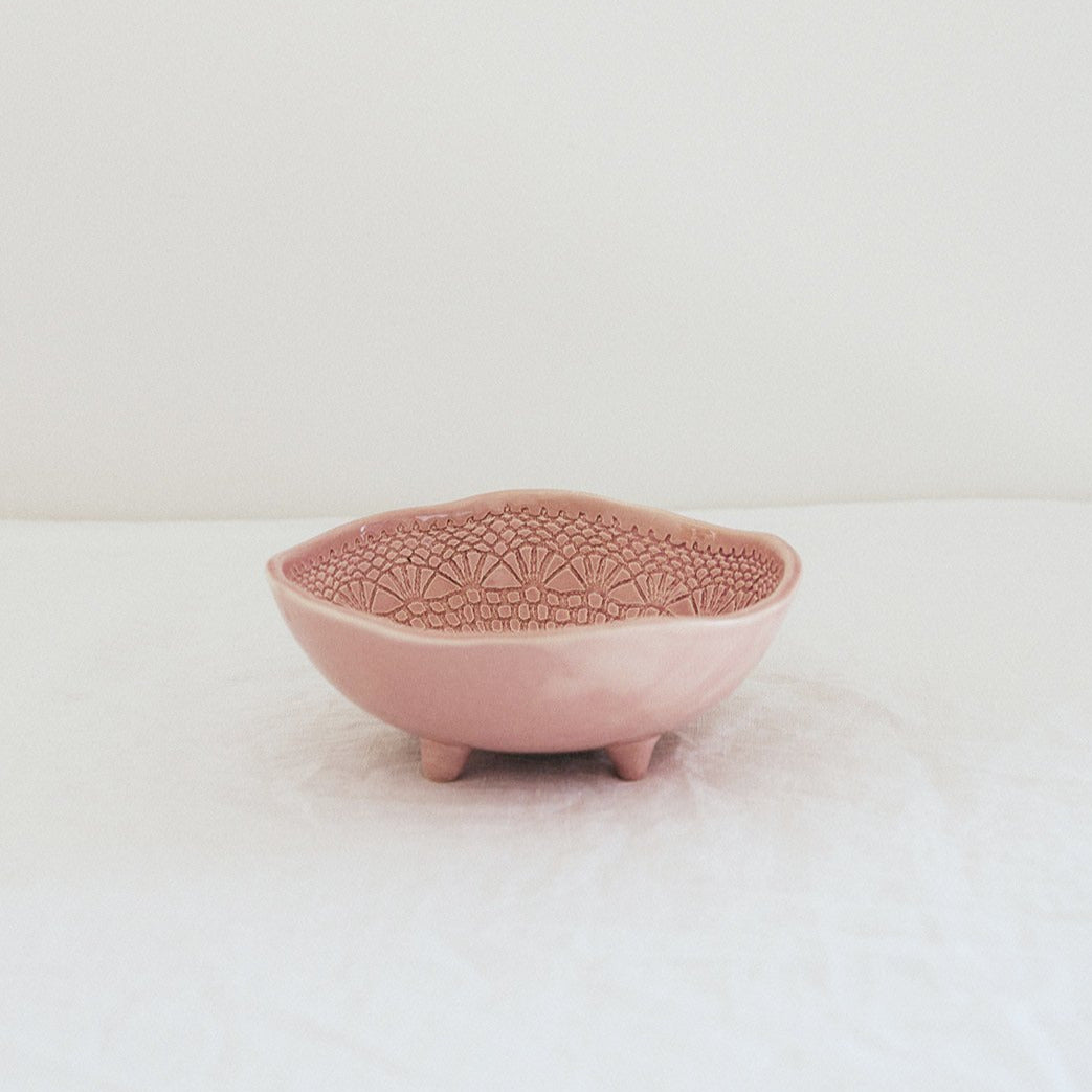 Bowl small with feet blush